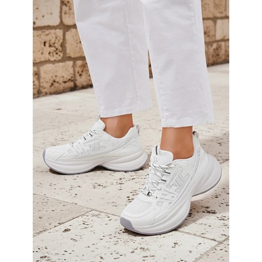 Royalfashion Sportowe sneakersy damskie na grubszej podeszwie Roality ze sklepu royalfashion.pl w kategorii Buty sportowe damskie - zdjęcie 185885379