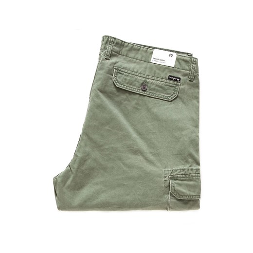 SPODENKI MĘSKIE WRANGLER CARGO SHORT MOSS GREEN W15DKC330 112126787 ze sklepu YouNeedit.pl w kategorii Spodenki męskie - zdjęcie 185887269