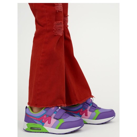 Dziewczęce fioletowe buty sportowe na rzepy /A8-2 18128 T292/ ze sklepu Pantofelek24.pl w kategorii Buty sportowe dziecięce - zdjęcie 185890089