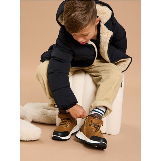 Sinsay - Buty trekkingowe - brązowy ze sklepu Sinsay w kategorii Buty trekkingowe dziecięce - zdjęcie 185894659