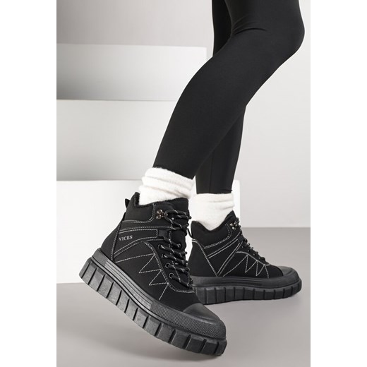 Czarne Botki Trapery Vices na Grubej Tłoczonej Podeszwie z Przeszyciami Amarrise 41 born2be.pl