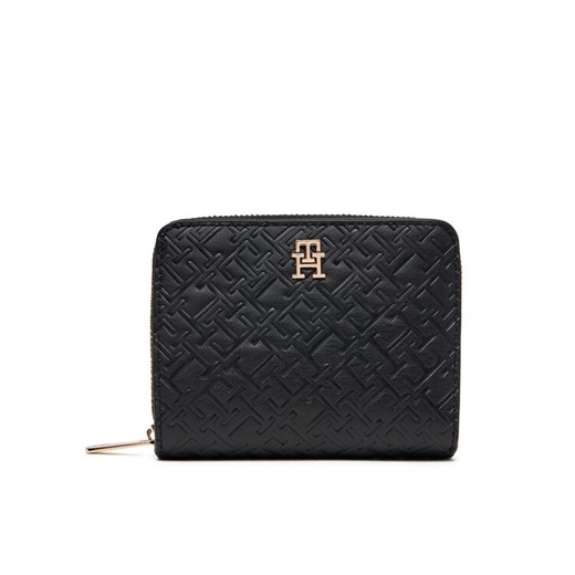 Portfel damski Tommy Hilfiger Th Icon Med Za Flap Mono AW0AW17743 Czarny ze sklepu eobuwie.pl w kategorii Portfele damskie - zdjęcie 185908605