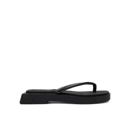 Calvin Klein Jeans Japonki Sq Low Wedge Sandal Stitch YW0YW01716 Czarny ze sklepu MODIVO w kategorii Klapki damskie - zdjęcie 185912938