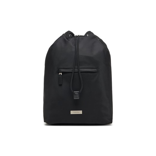 Calvin Klein Plecak Sleek Drawstring Sling LV04D3145G Czarny ze sklepu MODIVO w kategorii Plecaki - zdjęcie 185913959