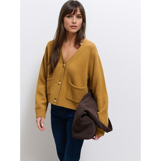 Mohito - Wełniany musztardowy kardigan - musztardowy ze sklepu Mohito w kategorii Swetry damskie - zdjęcie 185926605