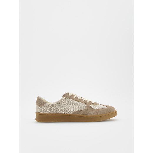 Reserved - Klasyczne sneakersy - beżowy ze sklepu Reserved w kategorii Trampki męskie - zdjęcie 185931837