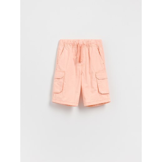 Reserved - Bawełniane szorty cargo - brzoskwiniowy ze sklepu Reserved w kategorii Spodenki chłopięce - zdjęcie 185932535