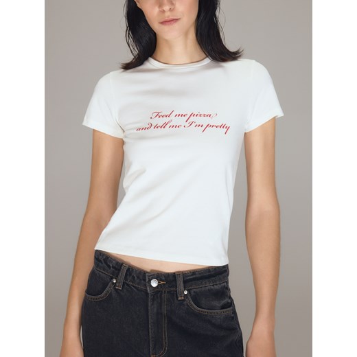 Reserved - T-shirt z nadrukowanym napisem - złamana biel ze sklepu Reserved w kategorii Bluzki damskie - zdjęcie 185935659