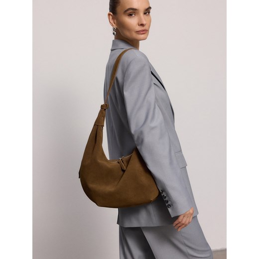 Reserved - Torebka hobo z naturalnego zamszu - brązowy ze sklepu Reserved w kategorii Torebki hobo - zdjęcie 185936399