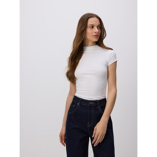 Reserved - T-shirt slim fit z wiskozą - złamana biel ze sklepu Reserved w kategorii Bluzki damskie - zdjęcie 185936949