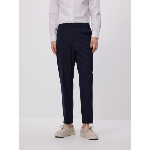 Reserved - Spodnie garniturowe z wiskozą - granatowy ze sklepu Reserved w kategorii Spodnie męskie - zdjęcie 185937606