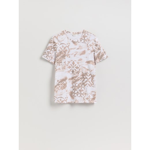 Reserved - T-shirt regular z nadrukiem allover - kremowy ze sklepu Reserved w kategorii T-shirty męskie - zdjęcie 185937835
