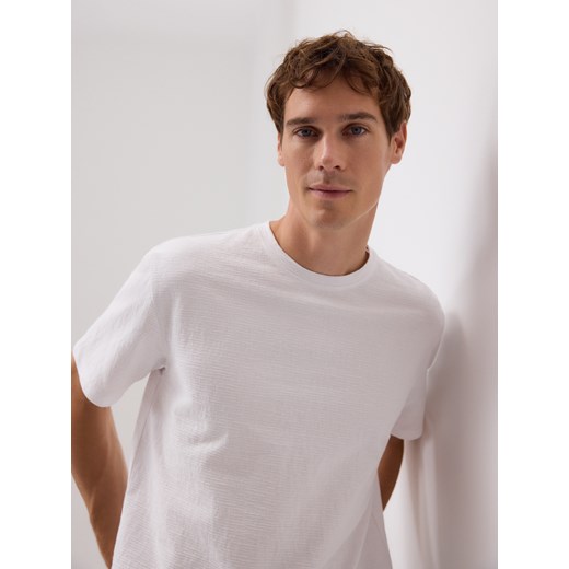 Reserved - Strukturalny t-shirt comfort fit - biały ze sklepu Reserved w kategorii T-shirty męskie - zdjęcie 185938187