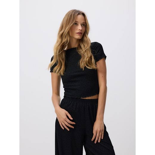 Reserved - Krótki t-shirt w groszki - czarny ze sklepu Reserved w kategorii Bluzki damskie - zdjęcie 185940197