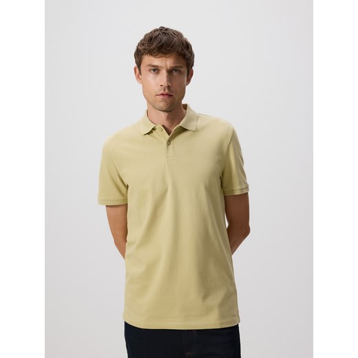Reserved - Koszulka polo regular fit - musztardowy ze sklepu Reserved w kategorii T-shirty męskie - zdjęcie 185940877