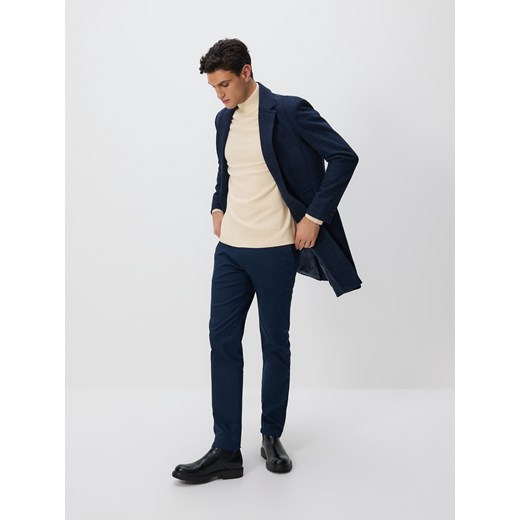 Reserved - Bawełniane spodnie chino slim - granatowy ze sklepu Reserved w kategorii Spodnie męskie - zdjęcie 185940977
