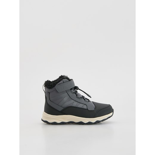 Reserved - Buty trekkingowe za kostkę - szary ze sklepu Reserved w kategorii Buty trekkingowe dziecięce - zdjęcie 185941767