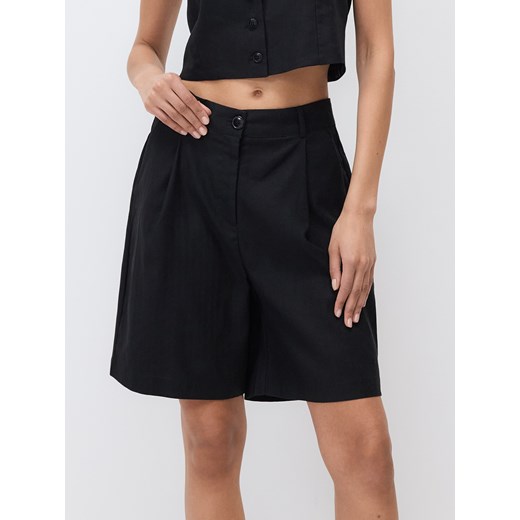 Reserved - Szorty bermudy z zakładkami - czarny ze sklepu Reserved w kategorii Szorty - zdjęcie 185942258