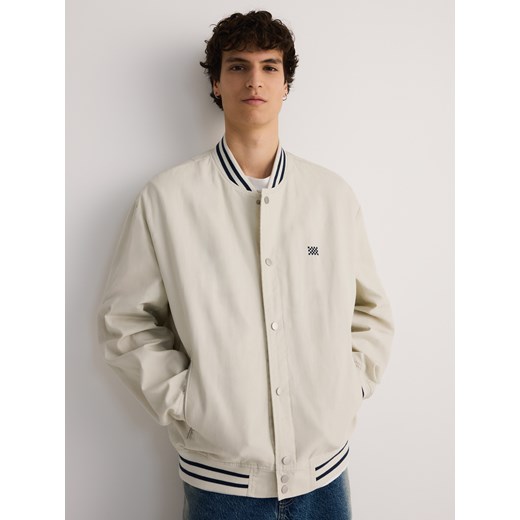 Reserved - Kurtka bomberka z haftem - kremowy ze sklepu Reserved w kategorii Kurtki męskie - zdjęcie 185943377