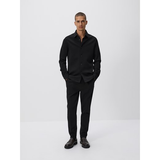 Reserved - Gładka koszula slim fit - czarny ze sklepu Reserved w kategorii Koszule męskie - zdjęcie 185944936