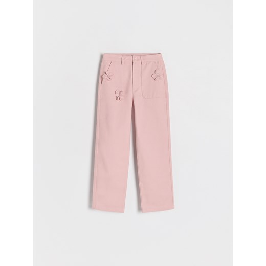 Reserved - Bawełniane spodnie z aplikacją - brudny róż ze sklepu Reserved w kategorii Spodnie dziewczęce - zdjęcie 185945026