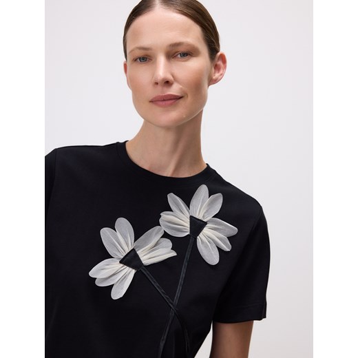 Reserved - T-shirt z kwiatową aplikacją - czarny ze sklepu Reserved w kategorii Bluzki damskie - zdjęcie 185946666