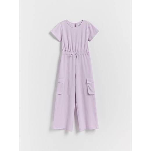 Reserved - Kombinezon z kieszeniami cargo - lawendowy ze sklepu Reserved w kategorii Kombinezony dziewczęce - zdjęcie 185947219