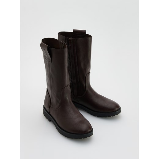 Reserved - Kozaki z imitacji skóry - brązowy ze sklepu Reserved w kategorii Buty zimowe dziecięce - zdjęcie 185947555