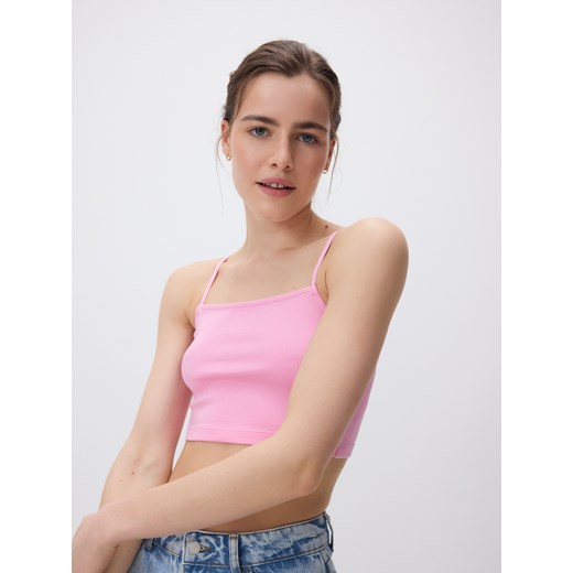 Reserved - Krótki top na ramiączkach - różowy ze sklepu Reserved w kategorii Bluzki damskie - zdjęcie 185949685