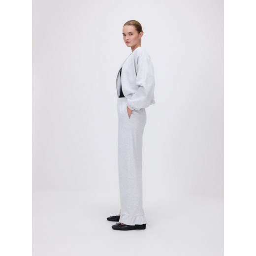Reserved - Spodnie z falbankami - jasnoszary ze sklepu Reserved w kategorii Spodnie damskie - zdjęcie 185950196