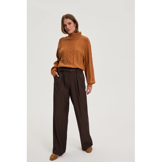 Spodnie w kant z paskiem brązowe ze sklepu Moodo.pl w kategorii Spodnie damskie - zdjęcie 185952026