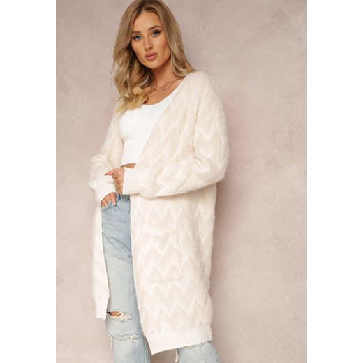 Jasnobeżowy Niezapinany Kardigan o Przedłużonym Fasonie w Zygzaki Chevron Oherna - id: 2340-A-299-CREAM - marki Renee - 185952998 Jasnobeżowy Niezapinany Kardigan o Przedłużonym Fasonie w Zygzaki Chevron Oherna ze sklepu renee.pl w kategorii Swetry damskie - zdjęcie 185952998