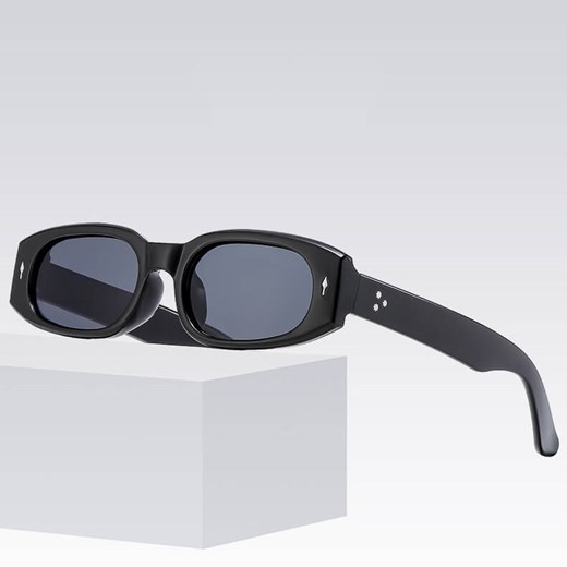Okulary przeciwsłoneczne z filtrem UV400 STL36 czarne + akcesoria ze sklepu Stylion w kategorii Okulary przeciwsłoneczne damskie - zdjęcie 185965345