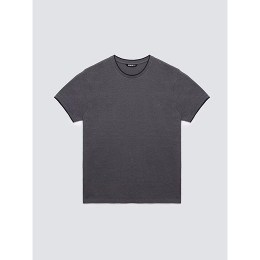 Koszulka męska z logo BIG STAR na piersi czarna Lobber 906 ze sklepu Big Star w kategorii T-shirty męskie - zdjęcie 185967516