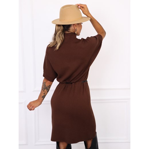 SUKIENKA SWETERKOWA Z PÓŁGOLFEM I PASKIEM - CIEMNY BRĄZ Olika uniwersalny olika.com.pl