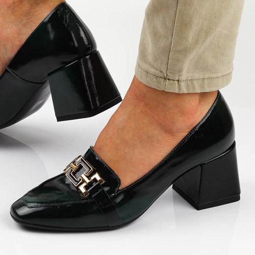 Zielone lakierowane Polskie półbuty damskie na obcasie Deoni D445d ze sklepu suzana.pl w kategorii Lordsy damskie - zdjęcie 185970848