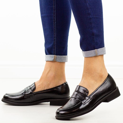 Czarne lakierowane skórzane mokasyny damskie Sergio Leone 25112 ze sklepu suzana.pl w kategorii Mokasyny damskie - zdjęcie 185970979