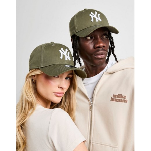 NEW ERA CZAPKA LEAGUE ESSENTIAL 9FORTY NYY KHAKI NEW YORK YA ze sklepu JD Sports  w kategorii Czapki z daszkiem męskie - zdjęcie 185974159