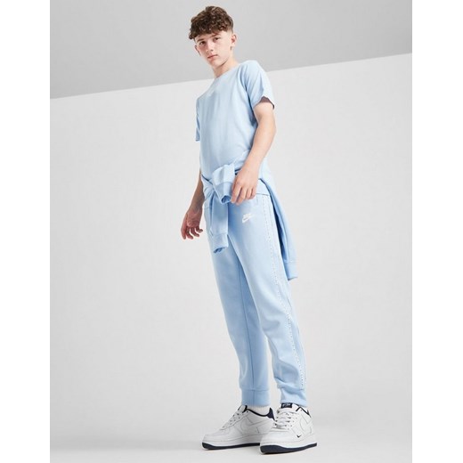 NIKE SPODNIE TAPE PANTS BLU ze sklepu JD Sports  w kategorii Spodnie chłopięce - zdjęcie 185974465