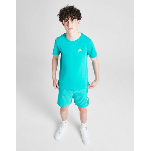 NIKE T-SHIRT K NSW TEE EMB FUTURA LBR ze sklepu JD Sports  w kategorii T-shirty chłopięce - zdjęcie 185979946