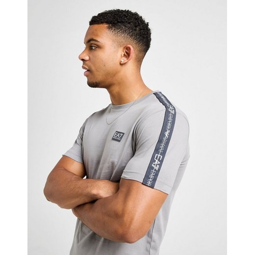 EMPORIO ARMANI 7 T-SHIRT TAPE BADGE T SHARKSKIN ze sklepu JD Sports  w kategorii T-shirty męskie - zdjęcie 185981878