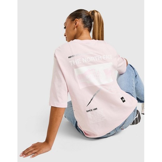 THE NORTH FACE T-SHIRT GRADIENT FLOW OVERSIZE TEE ze sklepu JD Sports  w kategorii Bluzki damskie - zdjęcie 185982279