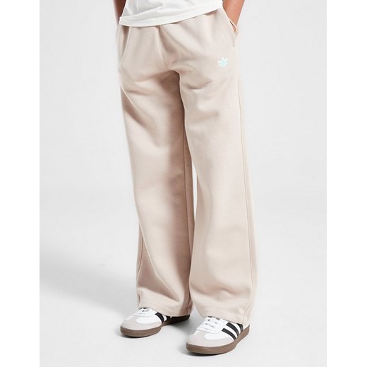 ADIDAS SPODNIE LGO WIDE LEG JOG BGE G ze sklepu JD Sports  w kategorii Spodnie dziewczęce - zdjęcie 185985625