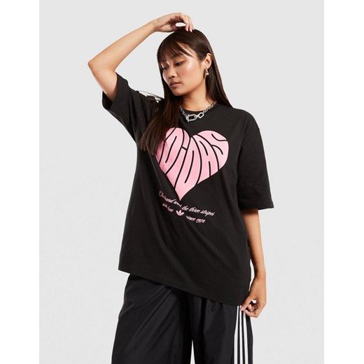 ADIDAS T-SHIRT OS HEART GRAPHIC TEE ze sklepu JD Sports  w kategorii Bluzki damskie - zdjęcie 185985657