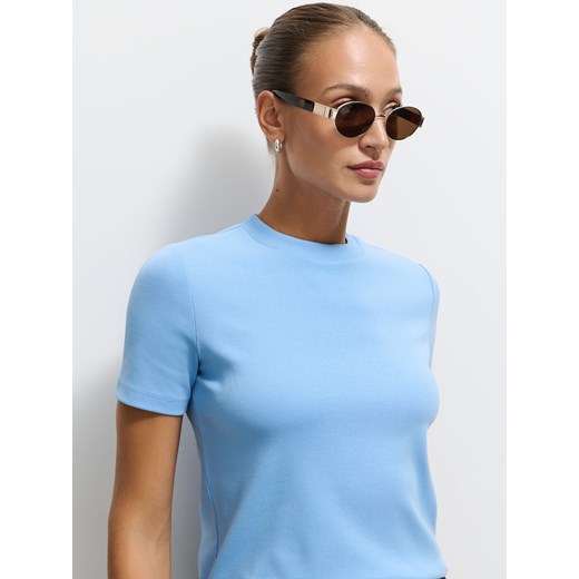 Mohito - Błękitny t-shirt z krótkim rękawem - błękitny ze sklepu Mohito w kategorii Bluzki damskie - zdjęcie 185996897