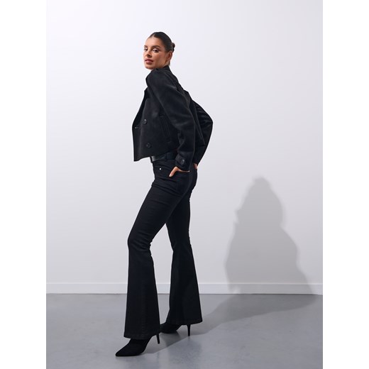 Mohito - Krótki czarny trencz - czarny ze sklepu Mohito w kategorii Płaszcze damskie - zdjęcie 185996925