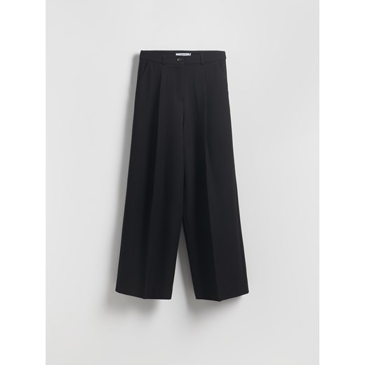 Reserved - Luźne spodnie z kantem - czarny ze sklepu Reserved w kategorii Spodnie damskie - zdjęcie 185999985