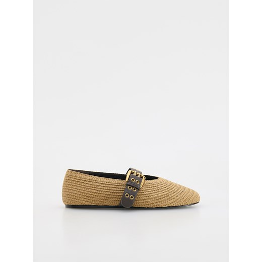 Reserved - Plecione baleriny z paskiem - beżowy ze sklepu Reserved w kategorii Balerinki - zdjęcie 186000456