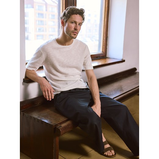 Reserved - Sweter z krótkim rękawem - złamana biel ze sklepu Reserved w kategorii Swetry męskie - zdjęcie 186000737