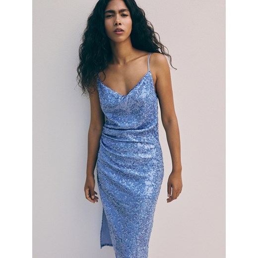 Reserved - Asymetryczna sukienka z cekinami - jasnoniebieski ze sklepu Reserved w kategorii Sukienki - zdjęcie 186002906